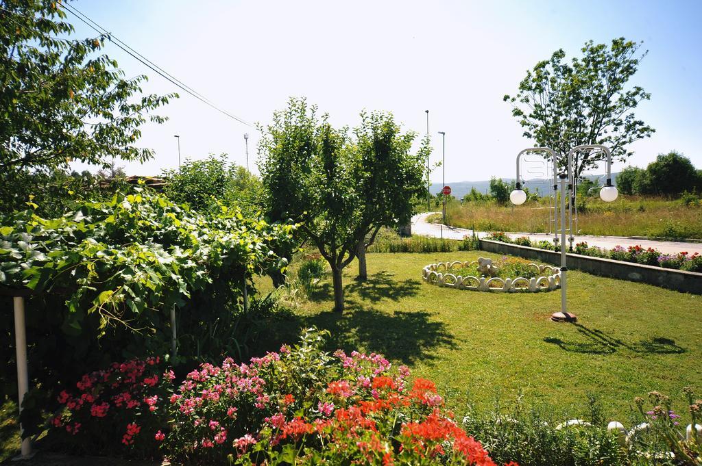 Guesthouse Rutar Rupa ภายนอก รูปภาพ