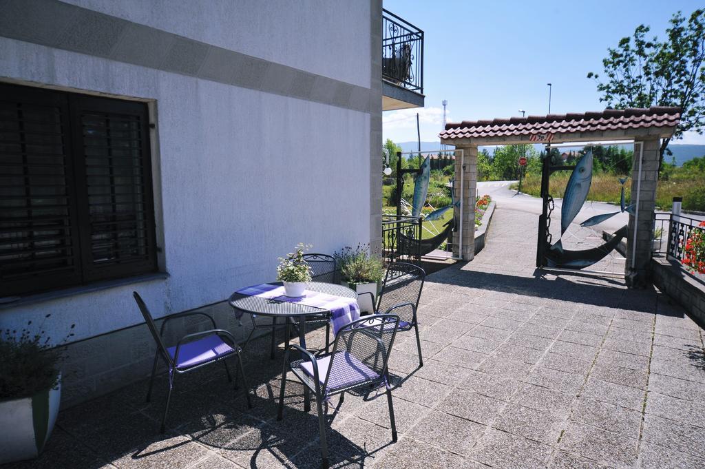 Guesthouse Rutar Rupa ภายนอก รูปภาพ