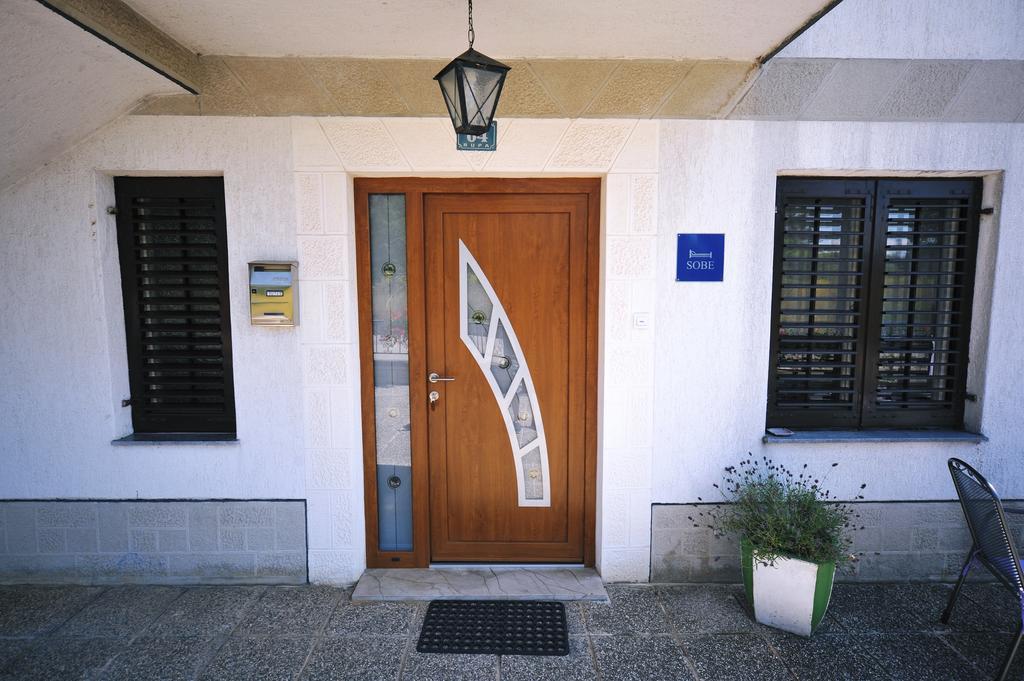 Guesthouse Rutar Rupa ภายนอก รูปภาพ